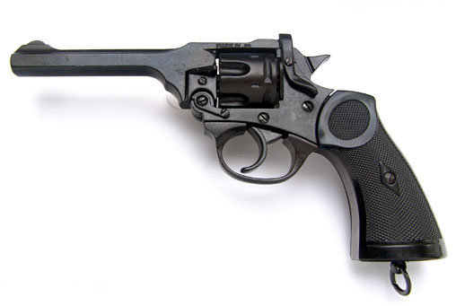 Indiana Jones: Indiana Jones Webley-Revolver, Fertig-Modell ... https://spaceart.de/produkte/idj007-indiana-jones-indiana-jones-webley-revolver.php