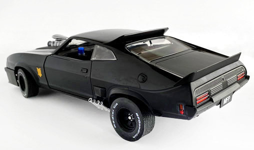Mad Max 1: 1973 Ford Falcon XB V8, Fertig-Modell ... https://spaceart.de/produkte/mdx001-mad-max-1-1973-ford-falcon-xb-v8-auto-car-modell-greenlight-12996-0812982027346-spaceart.php