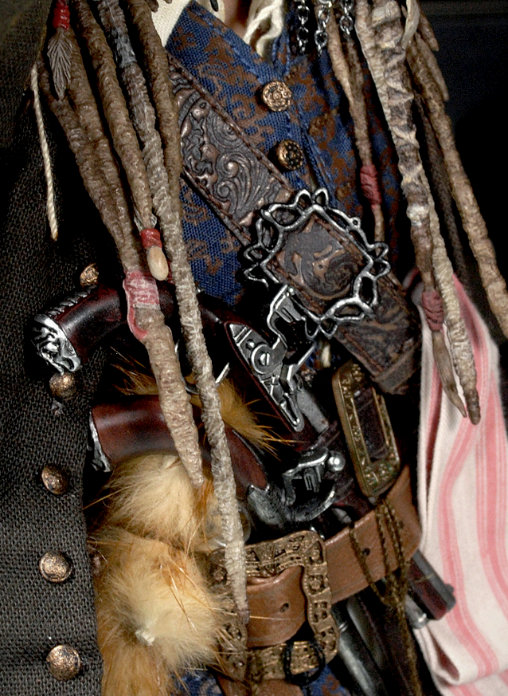 Pirates of the Caribbean - Fremde Gezeiten: Captain Jack Sparrow, 1/6 Figur von Hot Toys