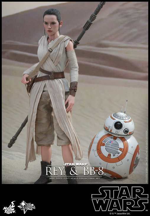 Star Wars - Episode VII - The Force Awakens: Rey und BB-8, 1/6 Figur ... https://spaceart.de/produkte/sw134-star-wars-rey-and-bb8-figur-hot-toys.php