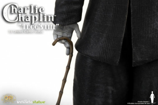 A Dogs Life: Charlie Chaplin, Statue von Infinite Statue