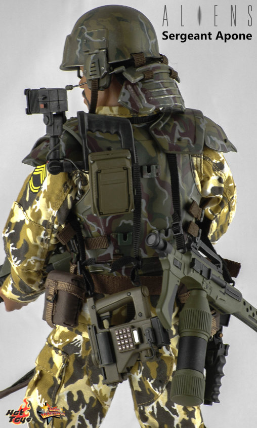 Aliens: Sergeant Apone, 1/6 Figur von Hot Toys
