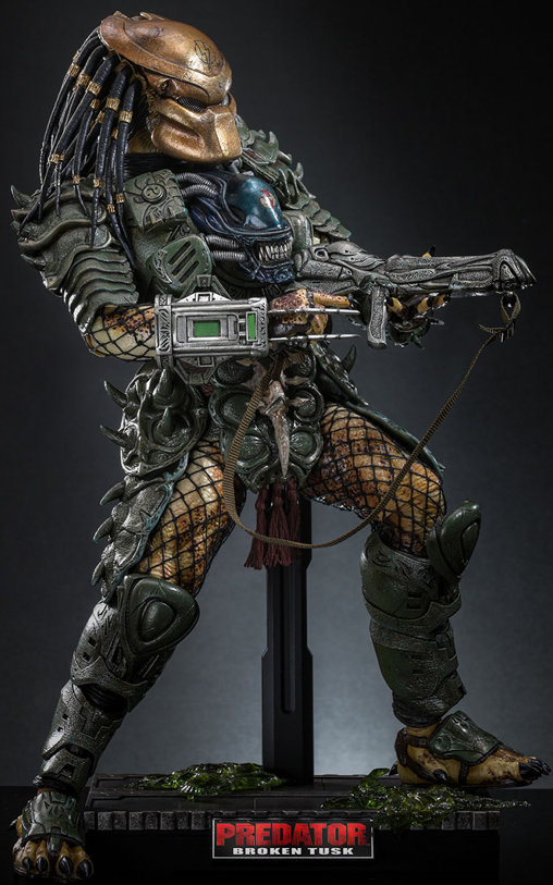 Alien vs. Predator: Broken Tusk Predator, 1/6 Figur von Hot Toys