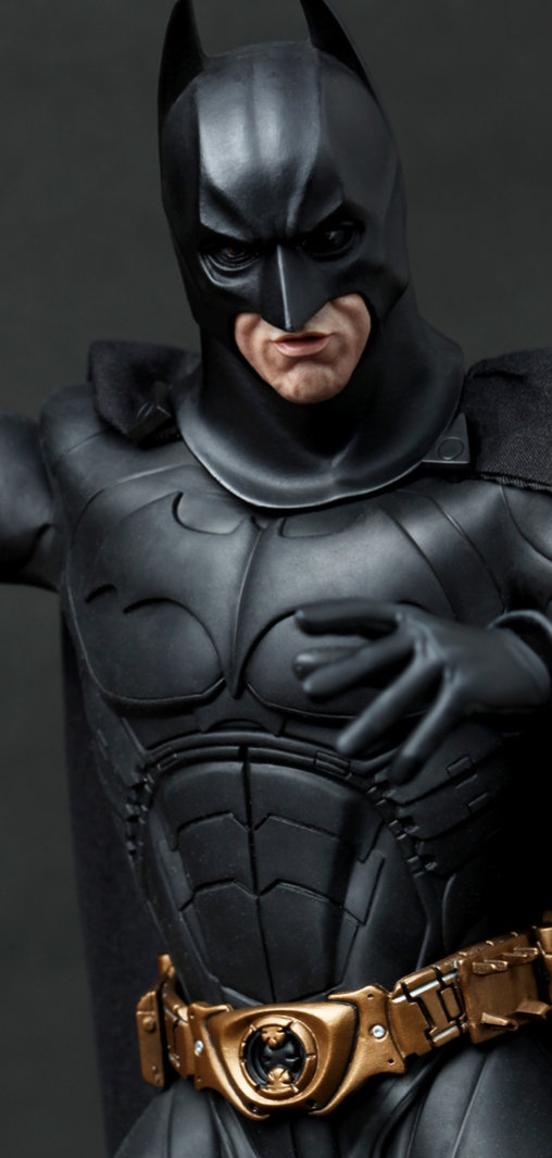 Batman Begins: Batman / Bruce Wayne - Batsuit Begins Version, 1/6 Figur von Hot Toys