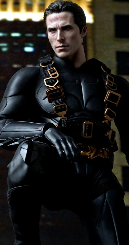 Batman Begins: Batman / Bruce Wayne - Batsuit Begins Version, 1/6 Figur von Hot Toys