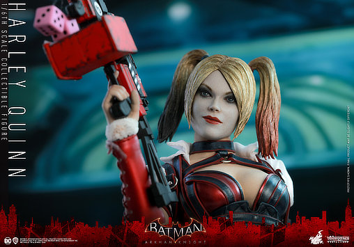 Batman - Arkham Knight: Harley Quinn, 1/6 Figur ... https://spaceart.de/produkte/bm014-harley-quinn-figur-batman-arkham-knight-hot-toys-vgm41-906232-4895228605191-spaceart.php