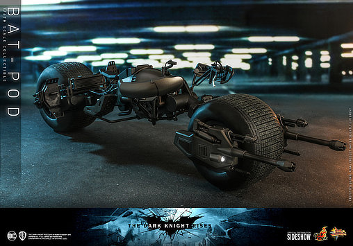 Batman - The Dark Knight Rises: Bat-Pod, Fertig-Modell ... https://spaceart.de/produkte/bm023-bat-pod-batman-the-dark-knight-rises-modell-hot-toys-mms591-907423-4895228607133-spaceart.php