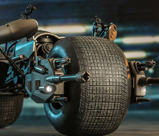 Batman - The Dark Knight Rises: Bat-Pod, Fertig-Modell von Hot Toys
