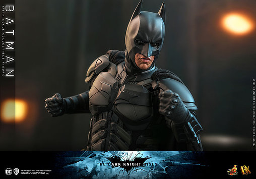 Batman - The Dark Knight Rises: Batman, 1/6 Figur von Hot Toys