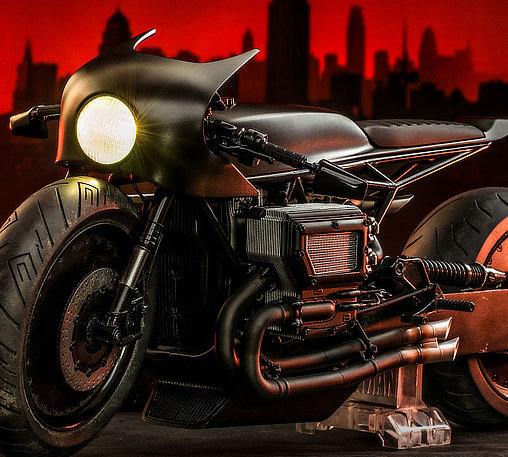 The Batman: Batcycle, Fertig-Modell von Hot Toys