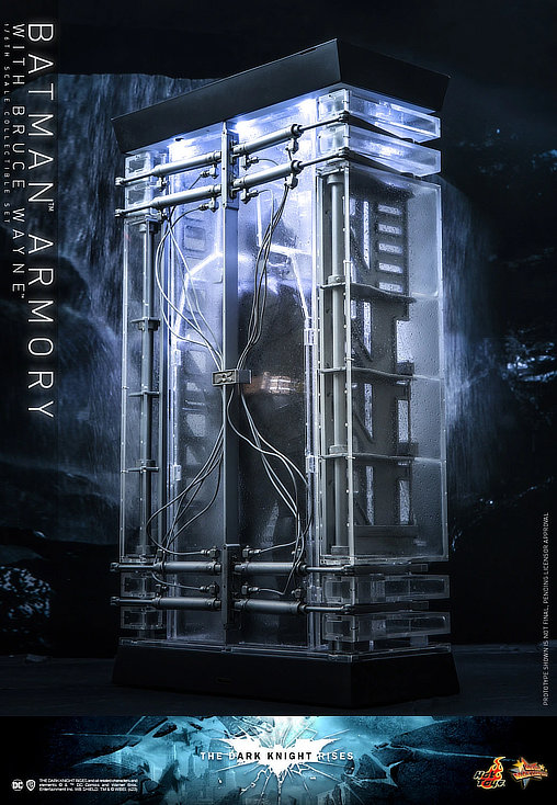 Batman - The Dark Knight Rises: Batman Armory with Bruce Wayne, 1/6 Figur von Hot Toys