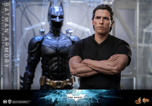 Batman - The Dark Knight Rises: Batman Armory with Bruce Wayne, 1/6 Figur von Hot Toys