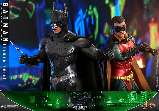 Batman Forever: Batman - Sonar Suit, 1/6 Figur von Hot Toys