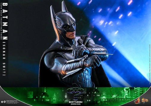 Batman Forever: Batman - Sonar Suit, 1/6 Figur von Hot Toys