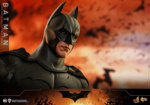 Batman Begins: Batman - Exclusive, 1/6 Figur von Hot Toys