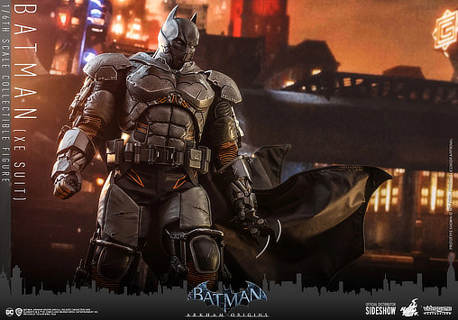 Batman - Arkham Origins: Batman - XE Suit, 1/6 Figur von Hot Toys