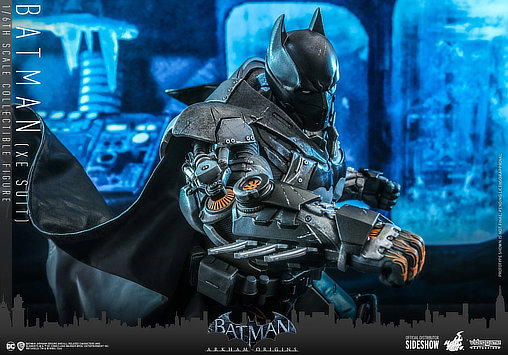 Batman - Arkham Origins: Batman - XE Suit, 1/6 Figur von Hot Toys