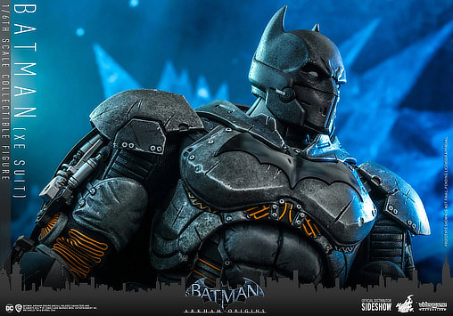 Batman - Arkham Origins: Batman - XE Suit, 1/6 Figur von Hot Toys