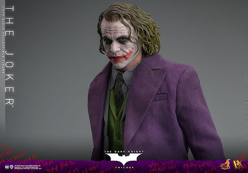 Batman - The Dark Knight Trilogy: The Joker, 1/6 Figur von Hot Toys