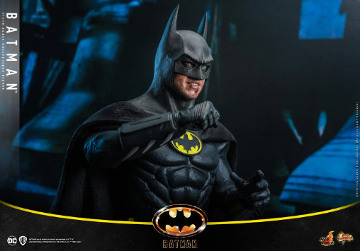 Tim Burtons Batman: Batman, 1/6 Figur von Hot Toys