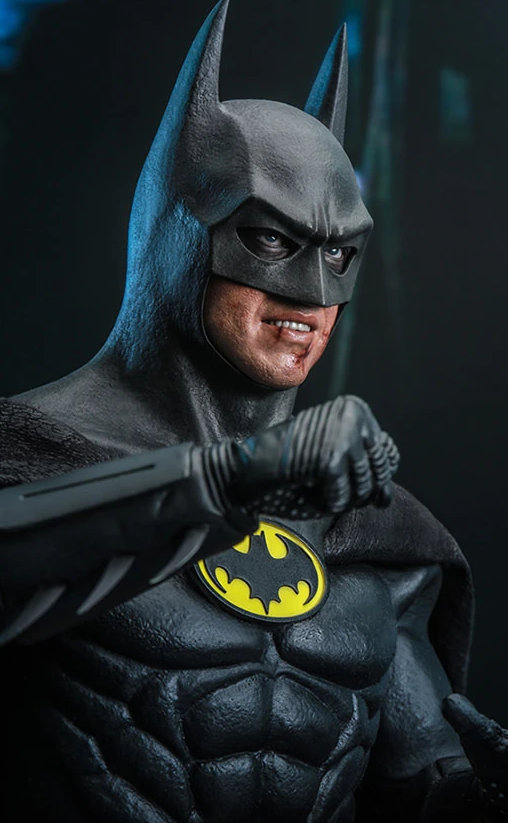 Tim Burtons Batman: Batman, 1/6 Figur von Hot Toys