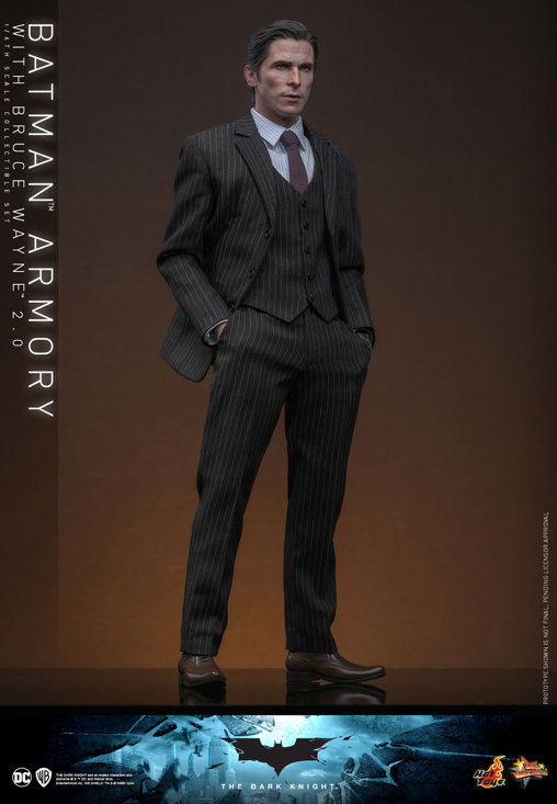 Batman - The Dark Knight: Batman Armory with Bruce Wayne - 2.0, 1/6 Figur von Hot Toys