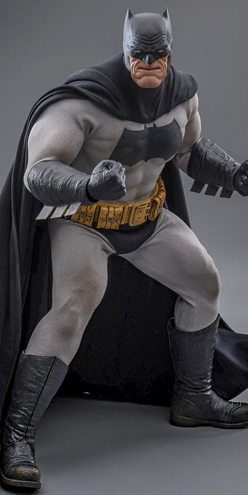 Batman - The Dark Knight Returns: Batman, 1/6 Figur von Hot Toys