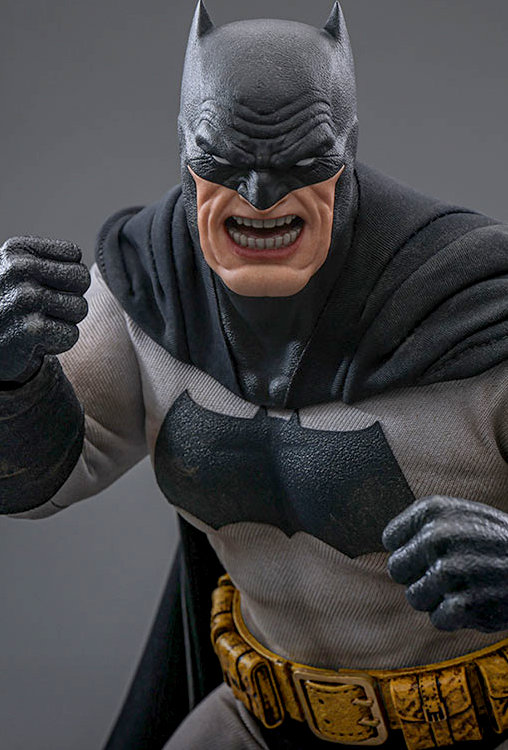 Batman - The Dark Knight Returns: Batman, 1/6 Figur von Hot Toys