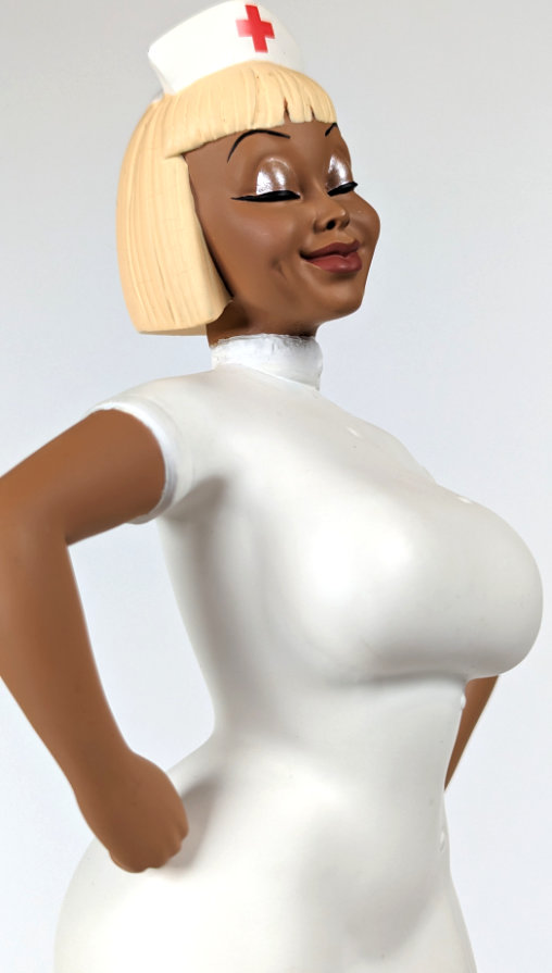 Booty Babes: Nurse, Statue von Spencer Davis
