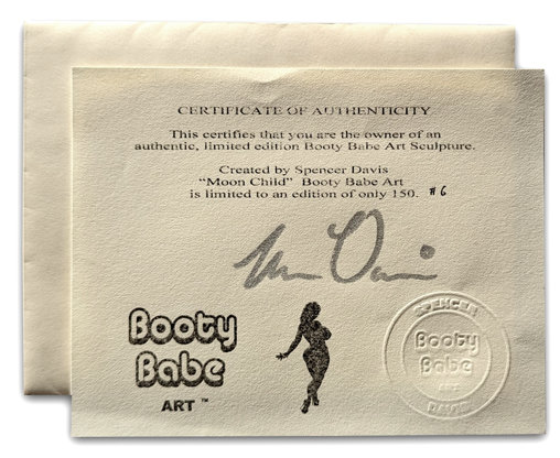 Booty Babes: Moon Child, Statue von Spencer Davis