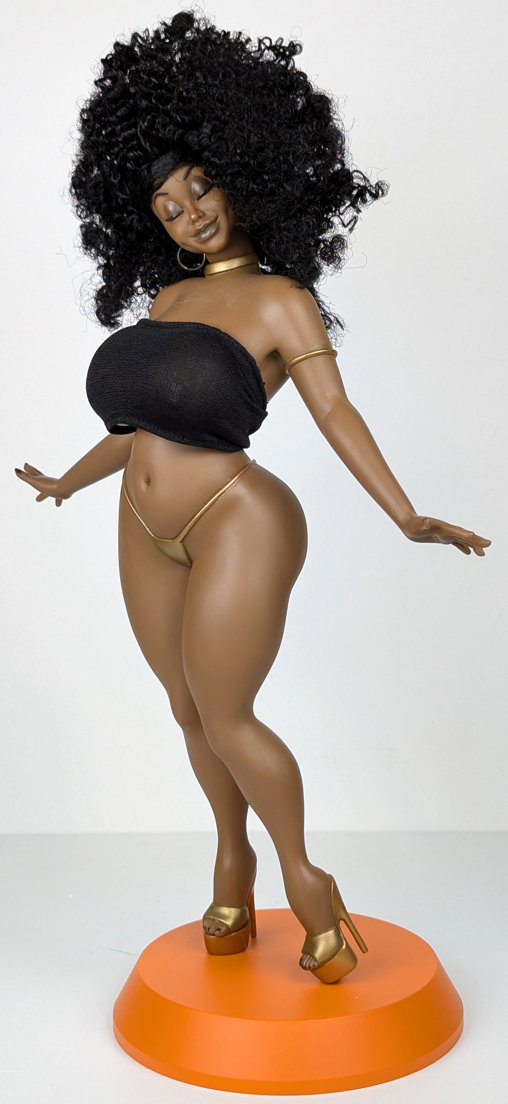 Booty Babes: Chocolate, Statue von Spencer Davis
