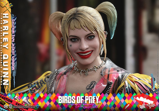 Birds of Prey: Harley Quinn - Caution Tape Jacket Version, 1/6 Figur von Hot Toys
