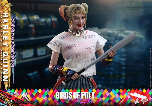 Birds of Prey: Harley Quinn - Caution Tape Jacket Version, 1/6 Figur von Hot Toys