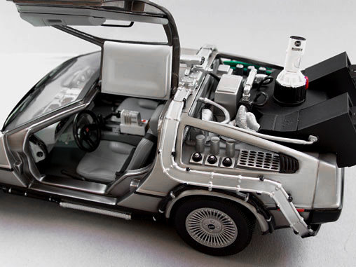 Zurück in die Zukunft 2: Delorean - Flug-Version, Fertig-Modell von Sun Star