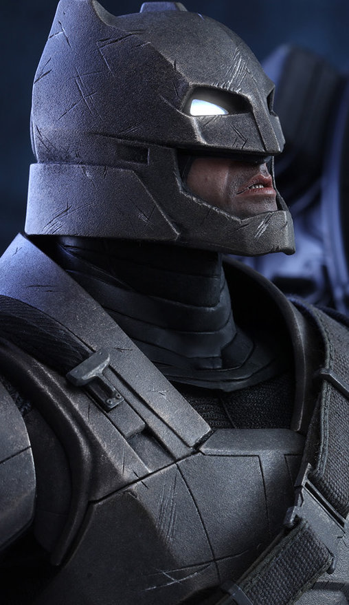 Batman v Superman - Dawn of Justice: Armored Batman, 1/6 Figur von Hot Toys