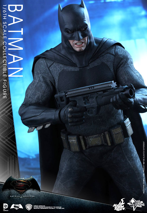 Batman v Superman - Dawn of Justice: Batman - With Sniper Rifle, 1/6 Figur von Hot Toys