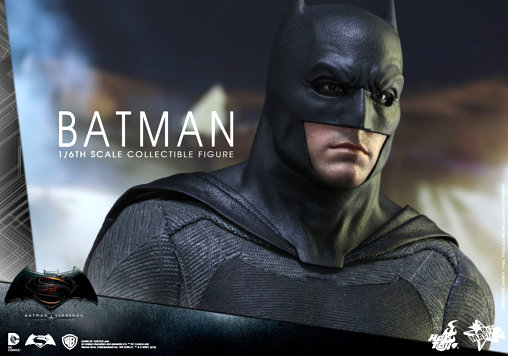Batman v Superman - Dawn of Justice: Batman - With Sniper Rifle, 1/6 Figur von Hot Toys
