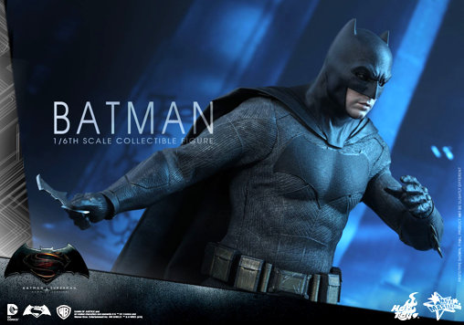 Batman v Superman - Dawn of Justice: Batman - With Sniper Rifle, 1/6 Figur von Hot Toys