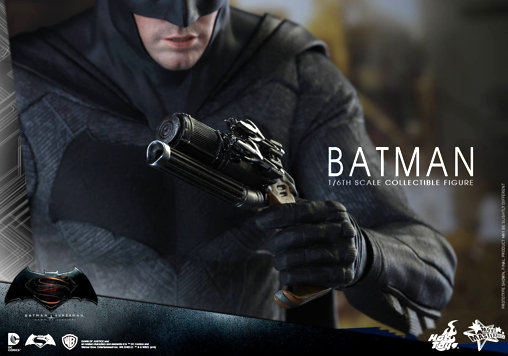 Batman v Superman - Dawn of Justice: Batman - With Sniper Rifle, 1/6 Figur von Hot Toys