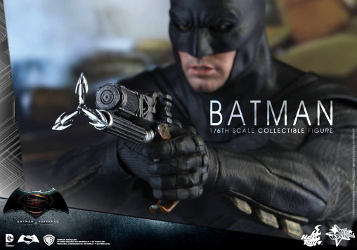 Batman v Superman - Dawn of Justice: Batman - With Sniper Rifle, 1/6 Figur von Hot Toys