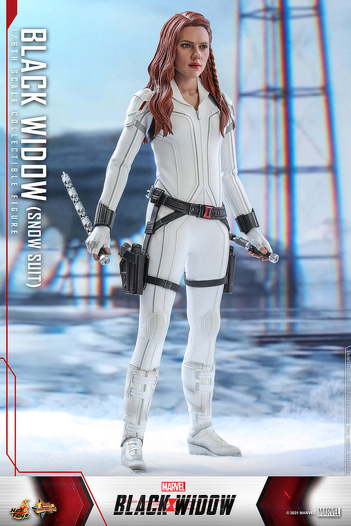 Black Widow: Natasha Romanoff - Snow Suit, 1/6 Figur von Hot Toys