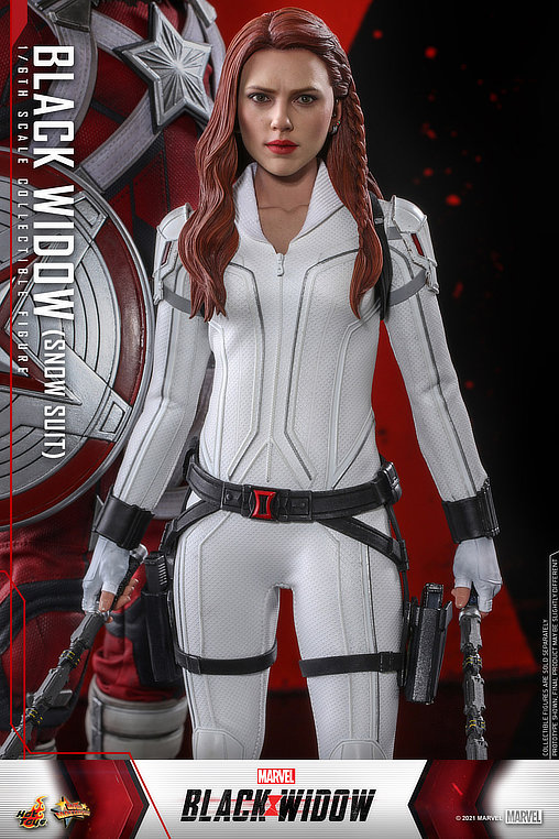 Black Widow: Natasha Romanoff - Snow Suit, 1/6 Figur von Hot Toys