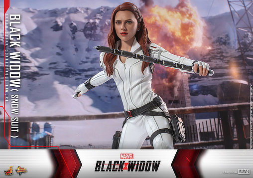Black Widow: Natasha Romanoff - Snow Suit, 1/6 Figur von Hot Toys