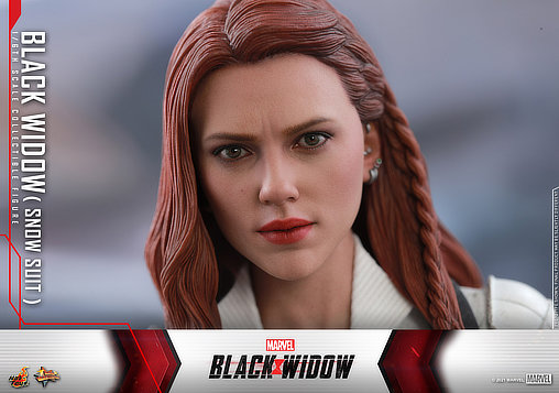 Black Widow: Natasha Romanoff - Snow Suit, 1/6 Figur von Hot Toys