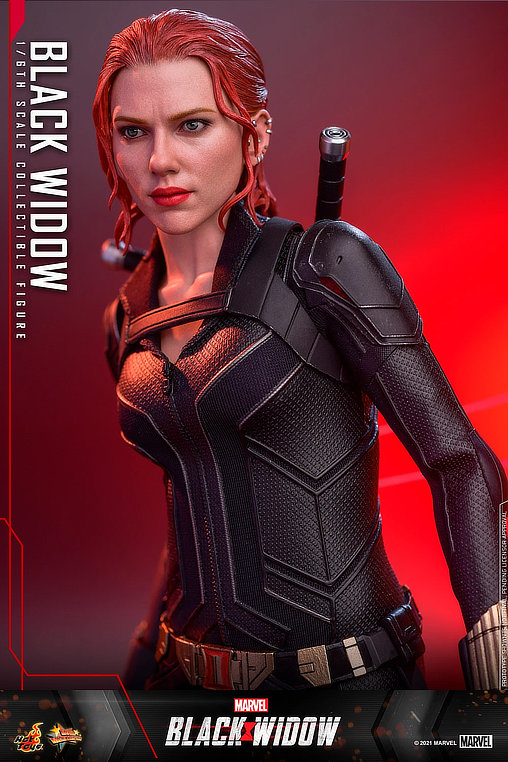 Black Widow: Natasha Romanoff - Black Suit, 1/6 Figur von Hot Toys