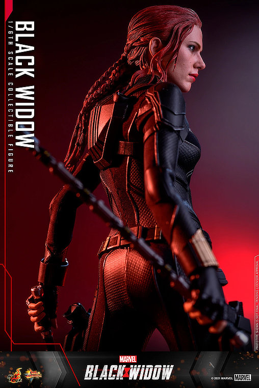 Black Widow: Natasha Romanoff - Black Suit, 1/6 Figur von Hot Toys