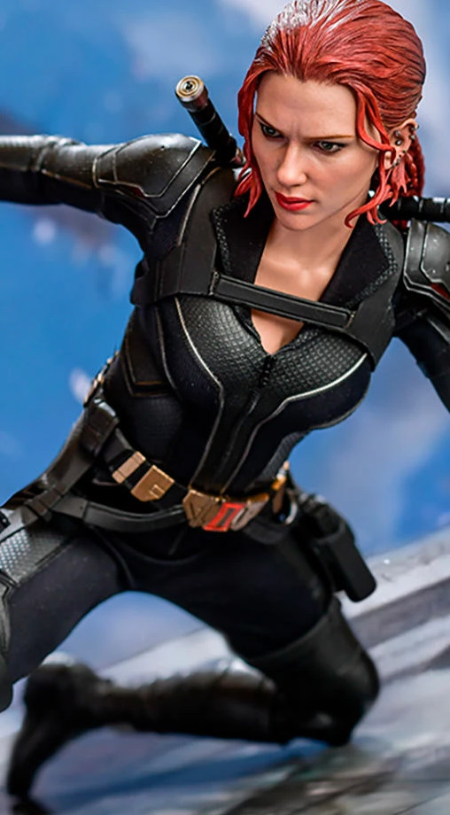 Black Widow: Natasha Romanoff - Black Suit, 1/6 Figur von Hot Toys