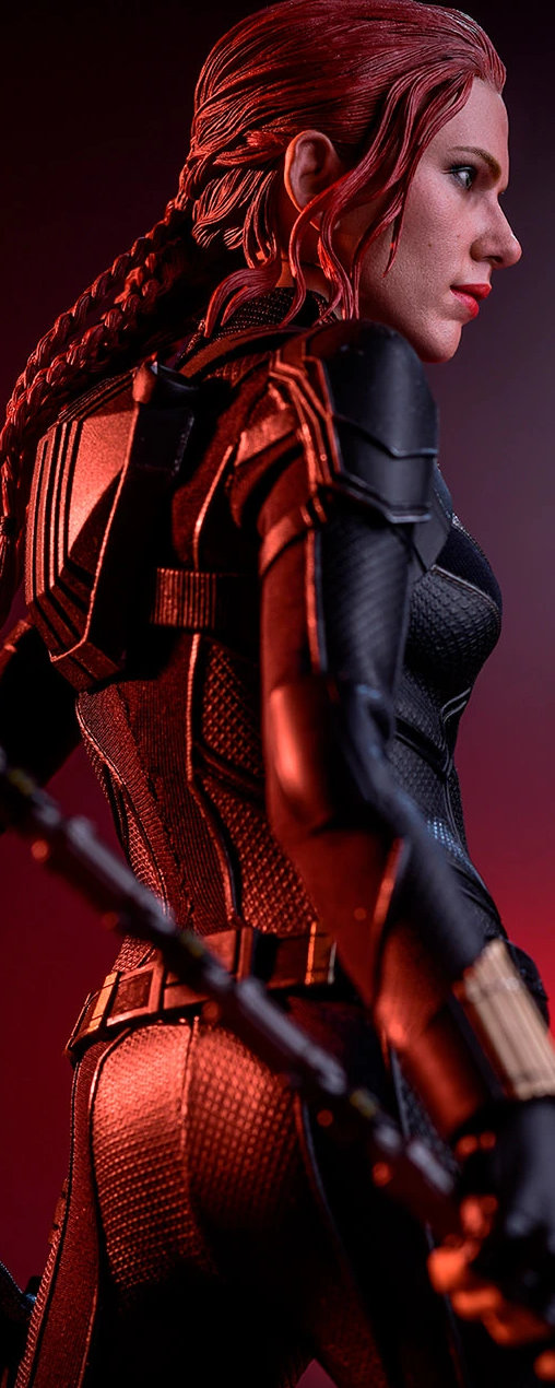 Black Widow: Natasha Romanoff - Black Suit, 1/6 Figur von Hot Toys