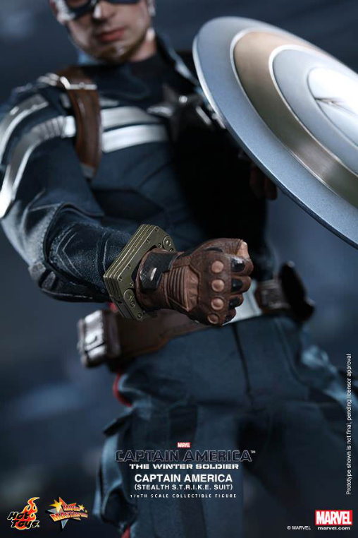 Captain America - The Winter Soldier: Captain America - Stealth S.T.R.I.K.E. Suit, 1/6 Figur von Hot Toys