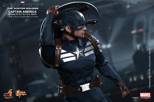 Captain America - The Winter Soldier: Captain America - Stealth S.T.R.I.K.E. Suit, 1/6 Figur von Hot Toys